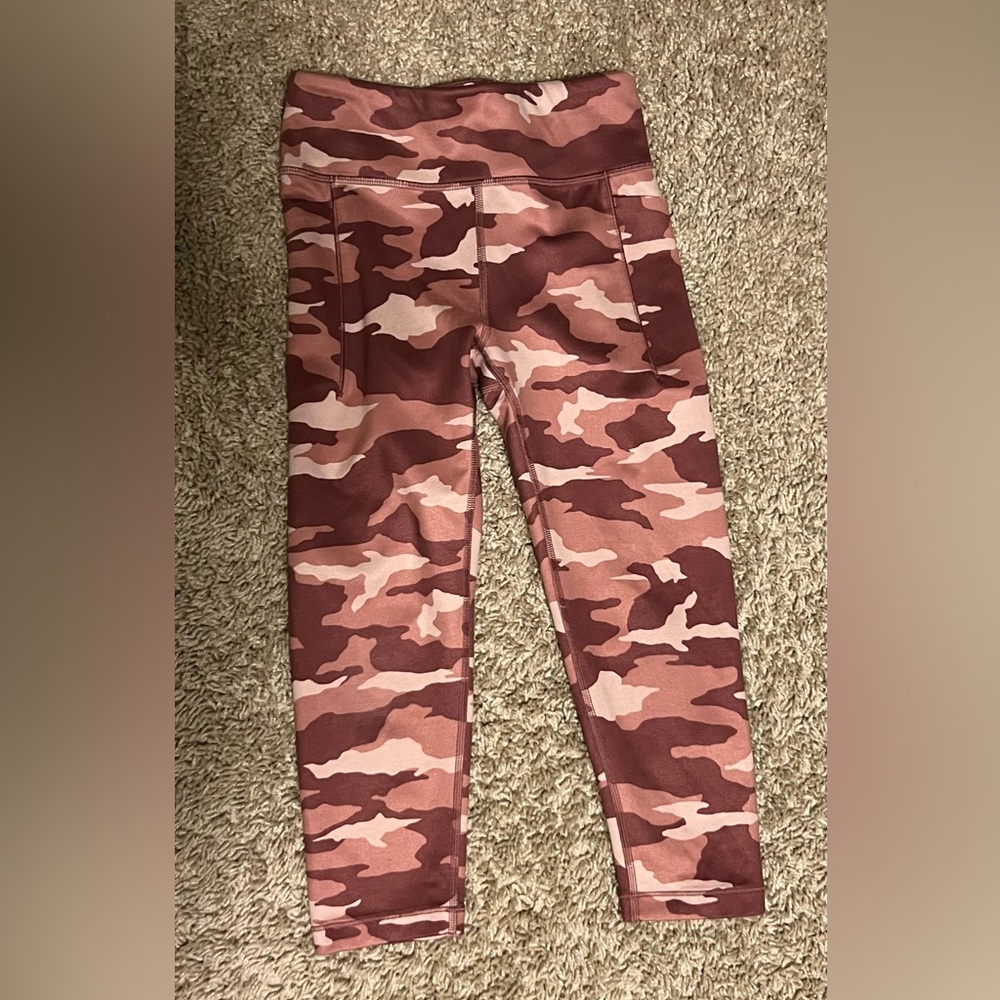 Athleta girl, pink Camouflage Capri leggings